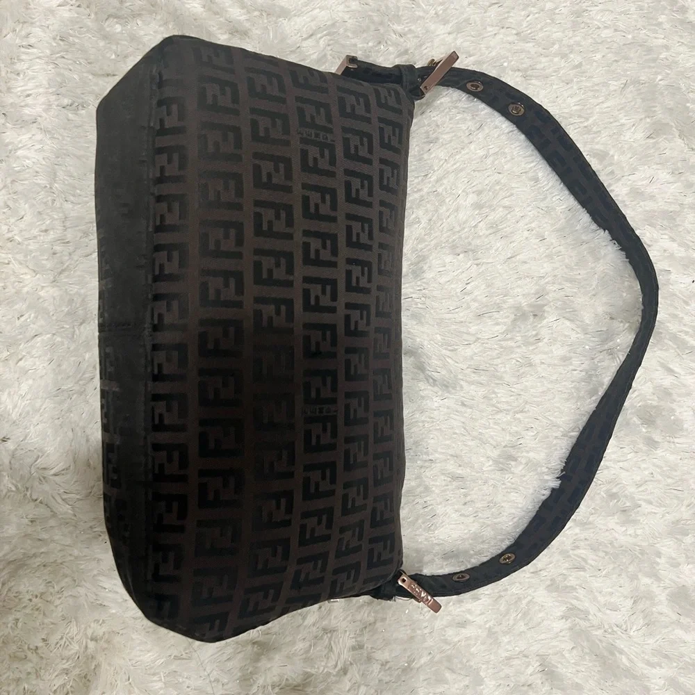 Vintage Fendi Baguette bag - Picture 2 of 4